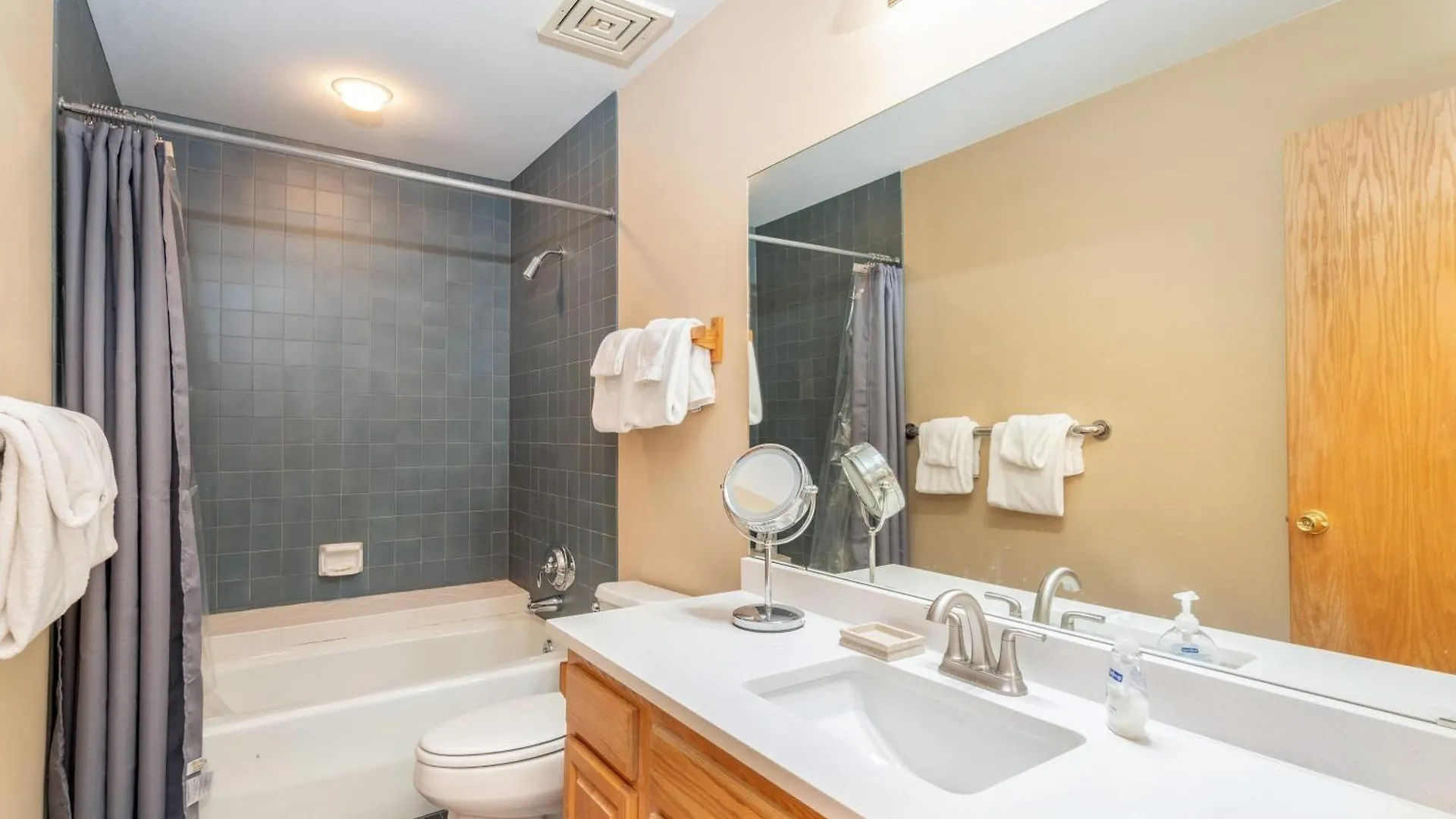 Cimarron 35 By Avantstay Ski-inski-out Property In Complex W Two Hot Tubs Telluride