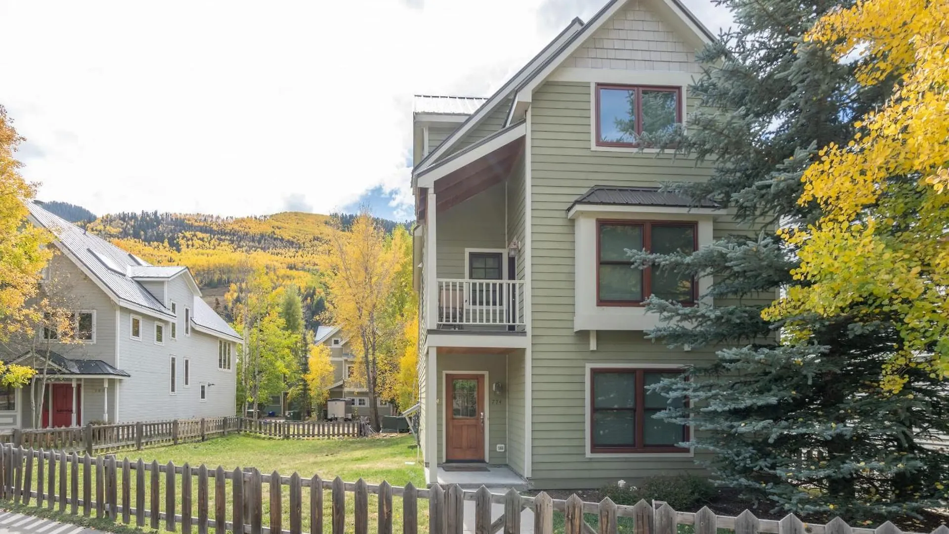 Holiday home Bachman Village 14 By Avantstay Close To Town The Slopes W Hot Tub Permit12038