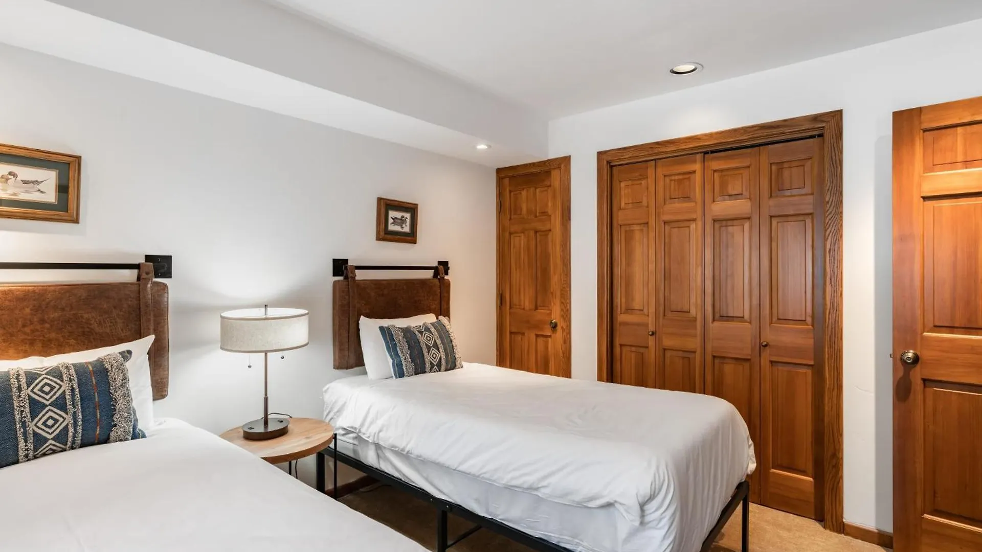 Riverside C202 By Avantstay Close To Downtown Town Park Lift 8 Holiday home *