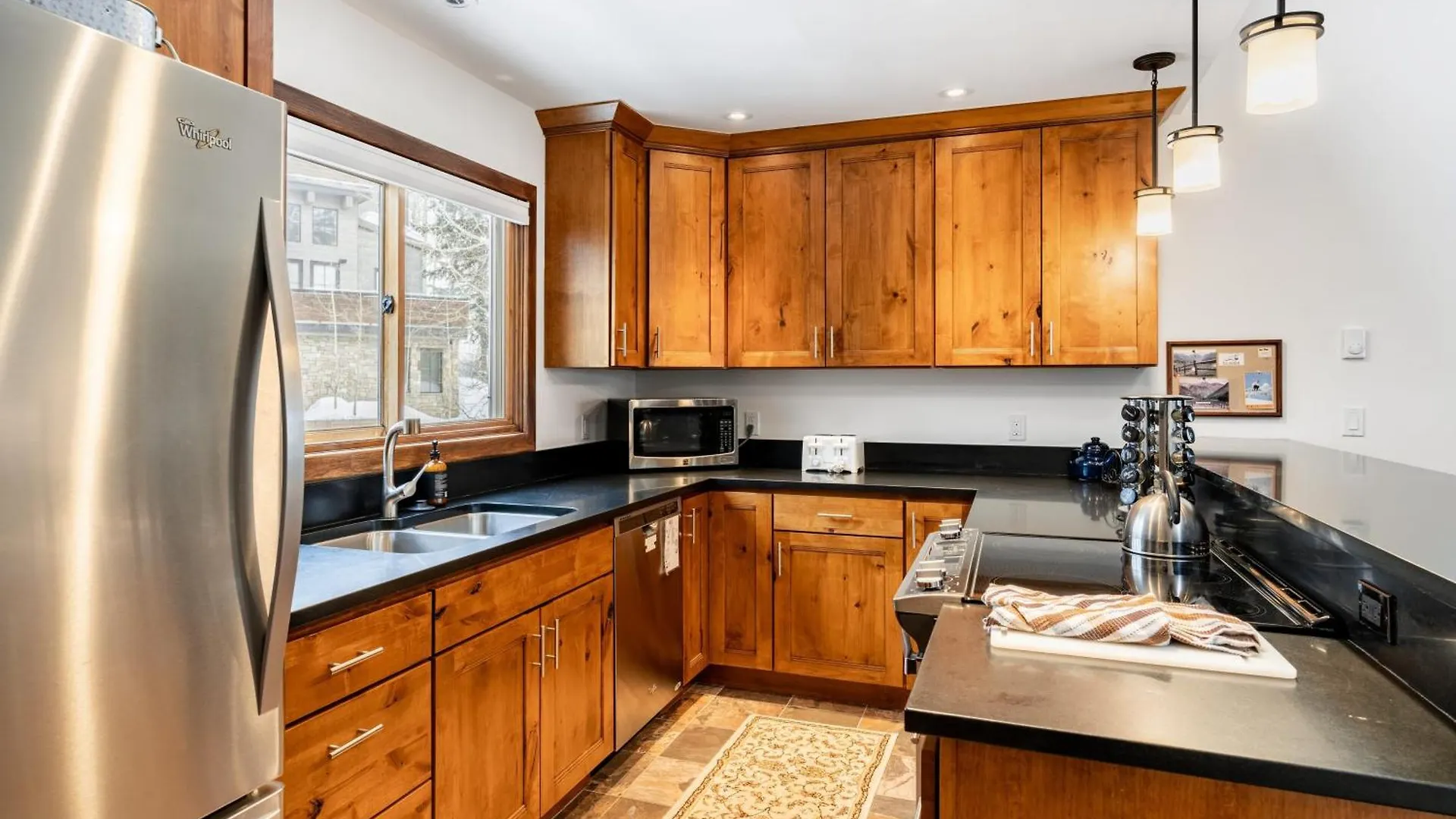 Riverside C202 By Avantstay Close To Downtown Town Park Lift 8 *