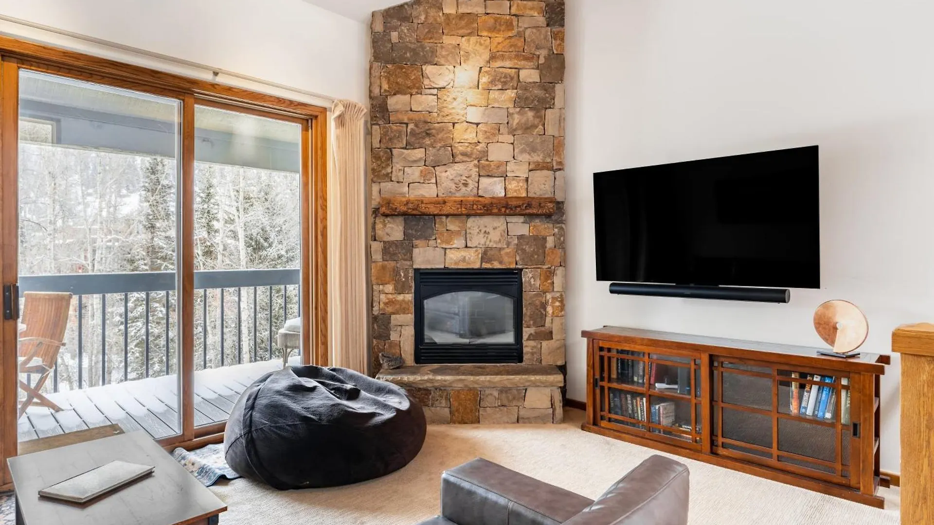 Holiday home Riverside C202 By Avantstay Close To Downtown Town Park Lift 8