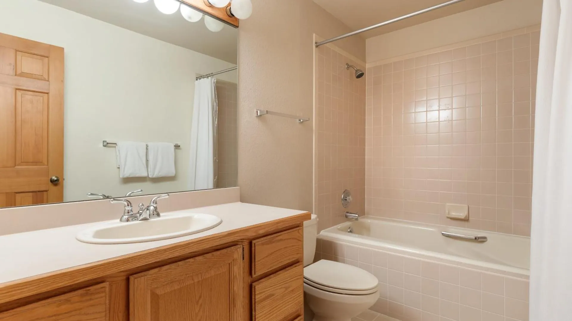 Riverside D01 By Avantstay Close To Downtown Town Park Lift 8 Holiday home *