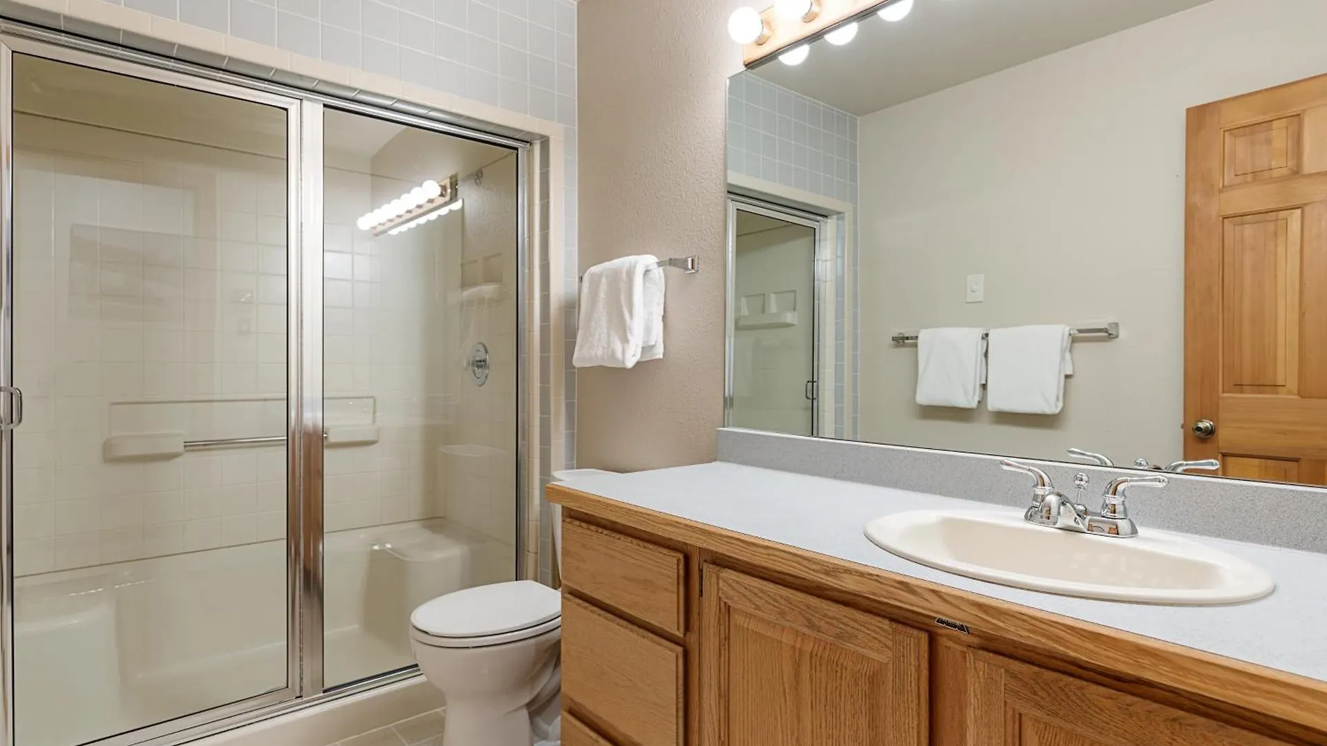 Holiday home Riverside D01 By Avantstay Close To Downtown Town Park Lift 8 *