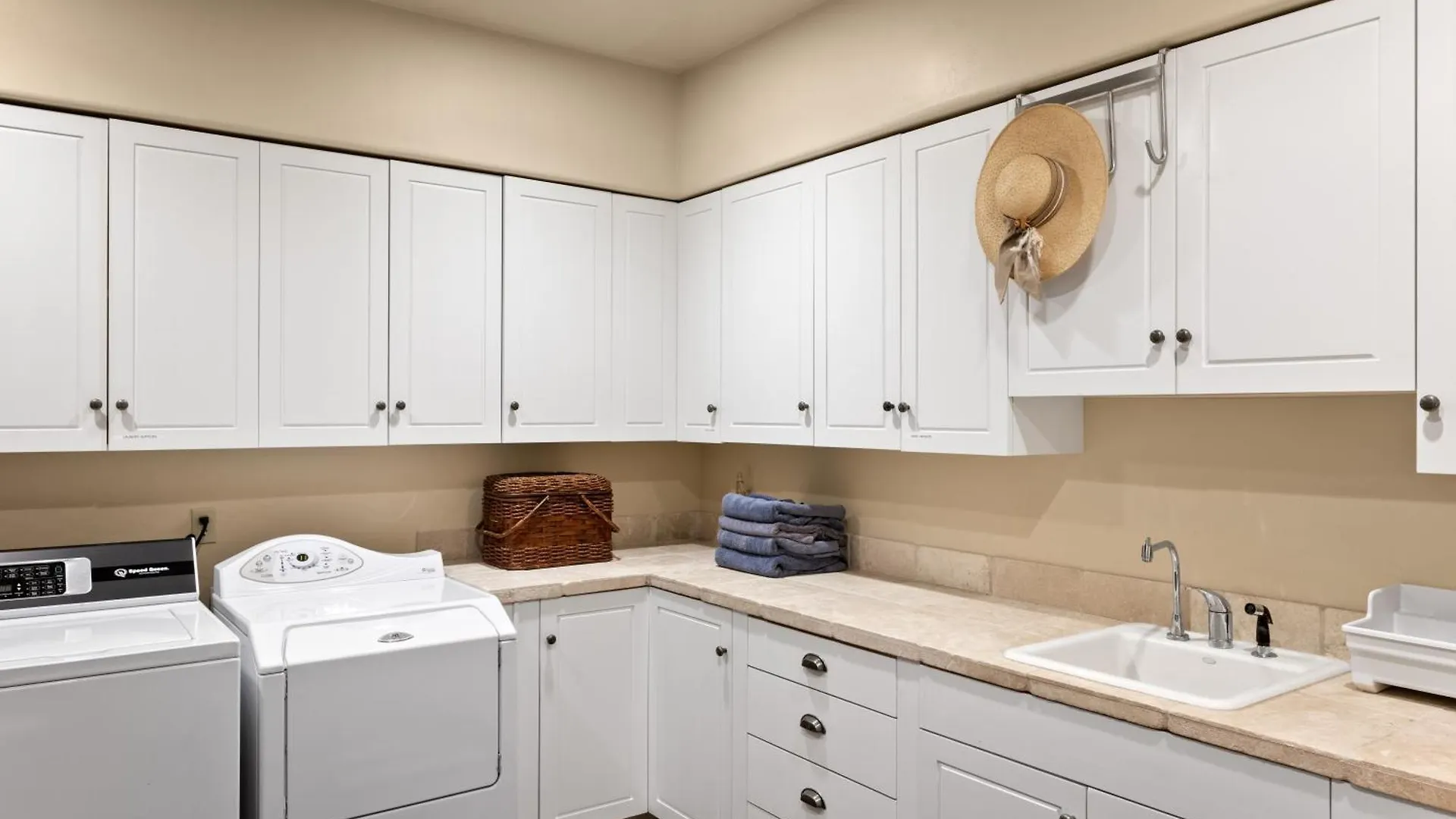 Holiday home The Bear House On Double - Premier Ski-in-out Location And Amenities