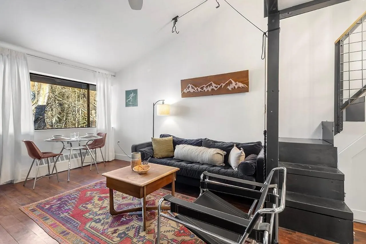 Apartment Tomboy 144