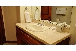 Pacific Street 3 Bedroom By In Hotel Telluride