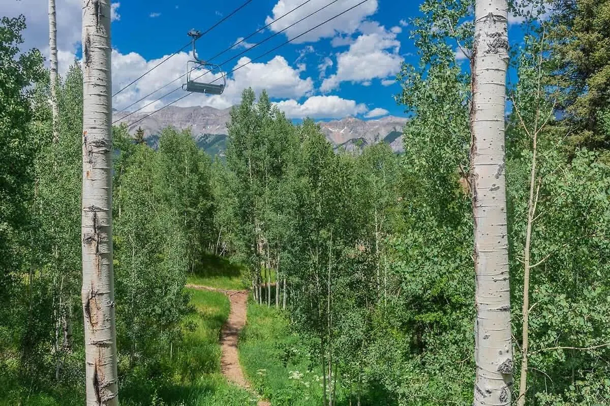 Absolutely Amazing Slopeside Mountain With Chalet