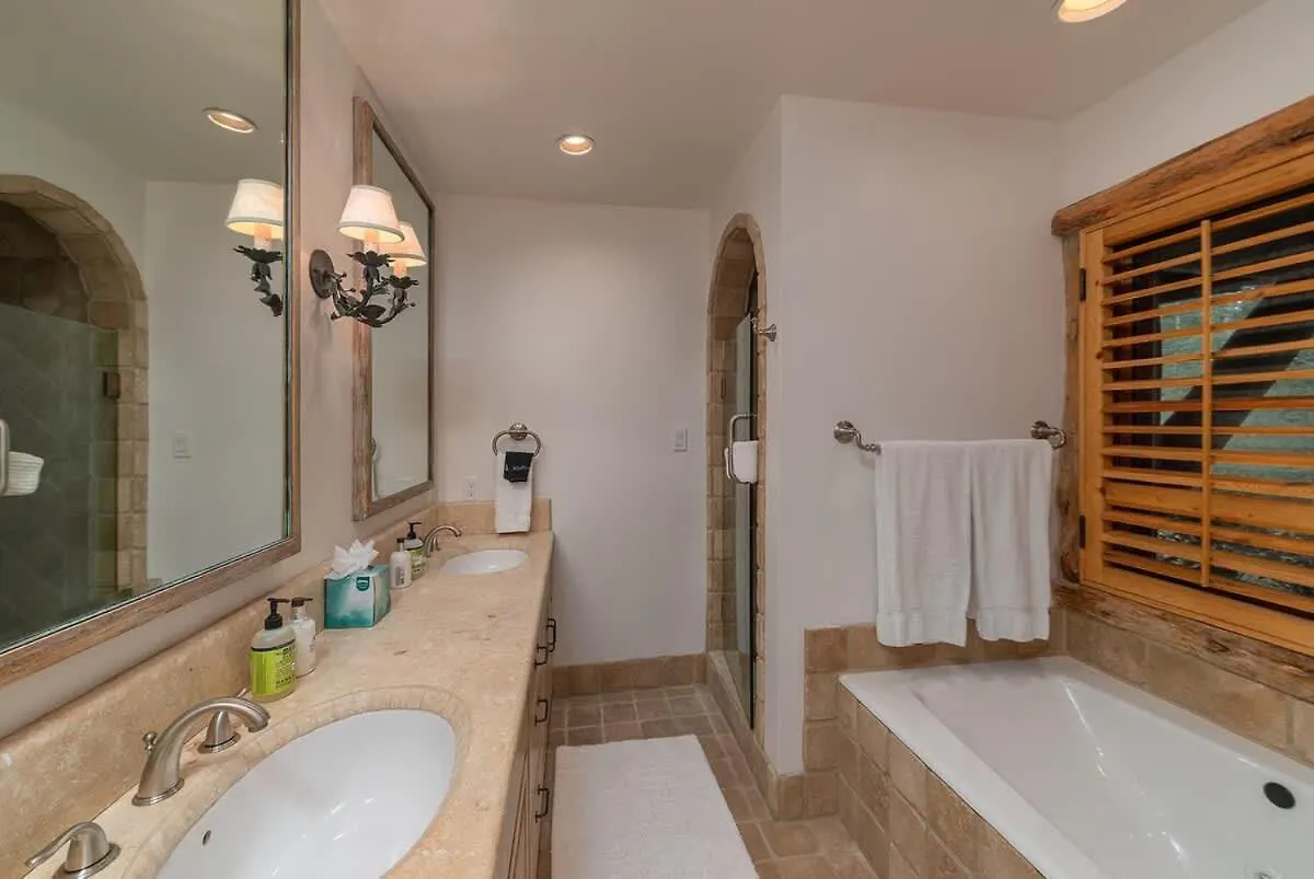 Absolutely Amazing Slopeside Mountain With Chalet Telluride