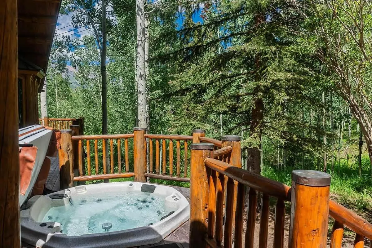 Absolutely Amazing Slopeside Mountain With