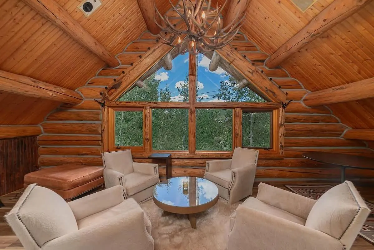 Absolutely Amazing Slopeside Mountain With Chalet