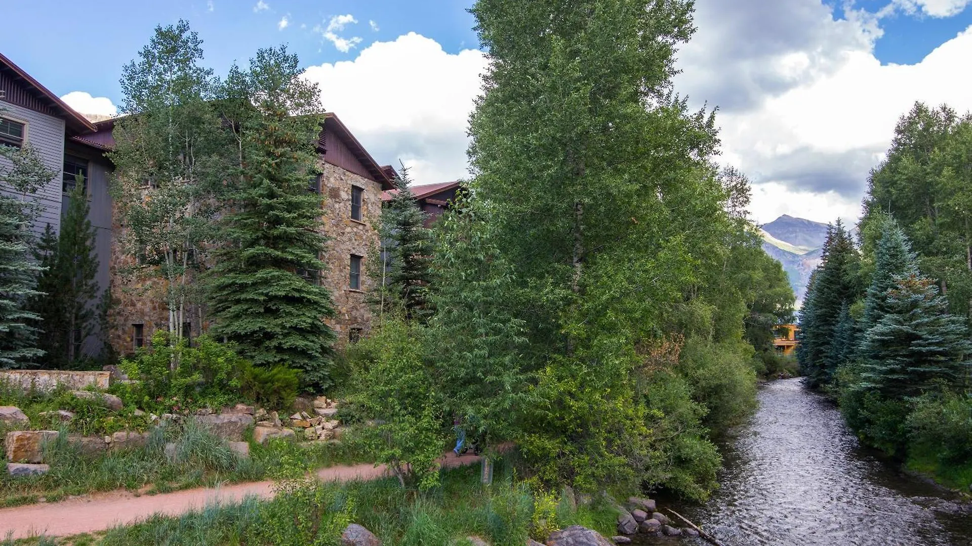 River Club 105 By Alpine *