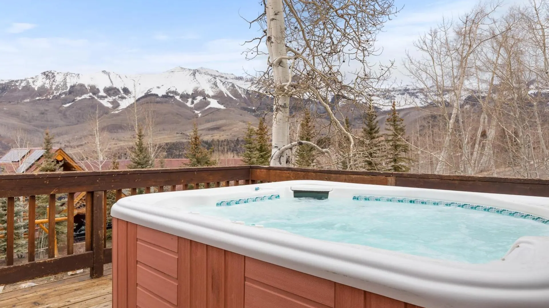 Russell By Avantstay Expansive Deck Stunning Views Hot Tub Holiday home