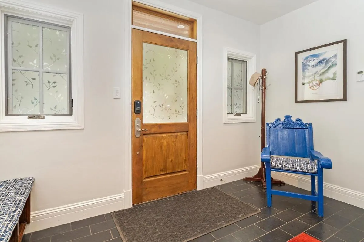 South Oak Retreat - Convenient Luxury By Gondola! Villa