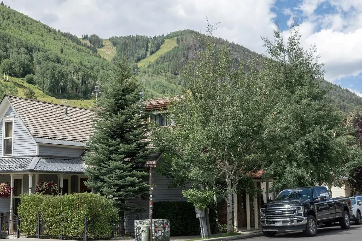 Villa South Oak Retreat - Convenient Luxury By Gondola!