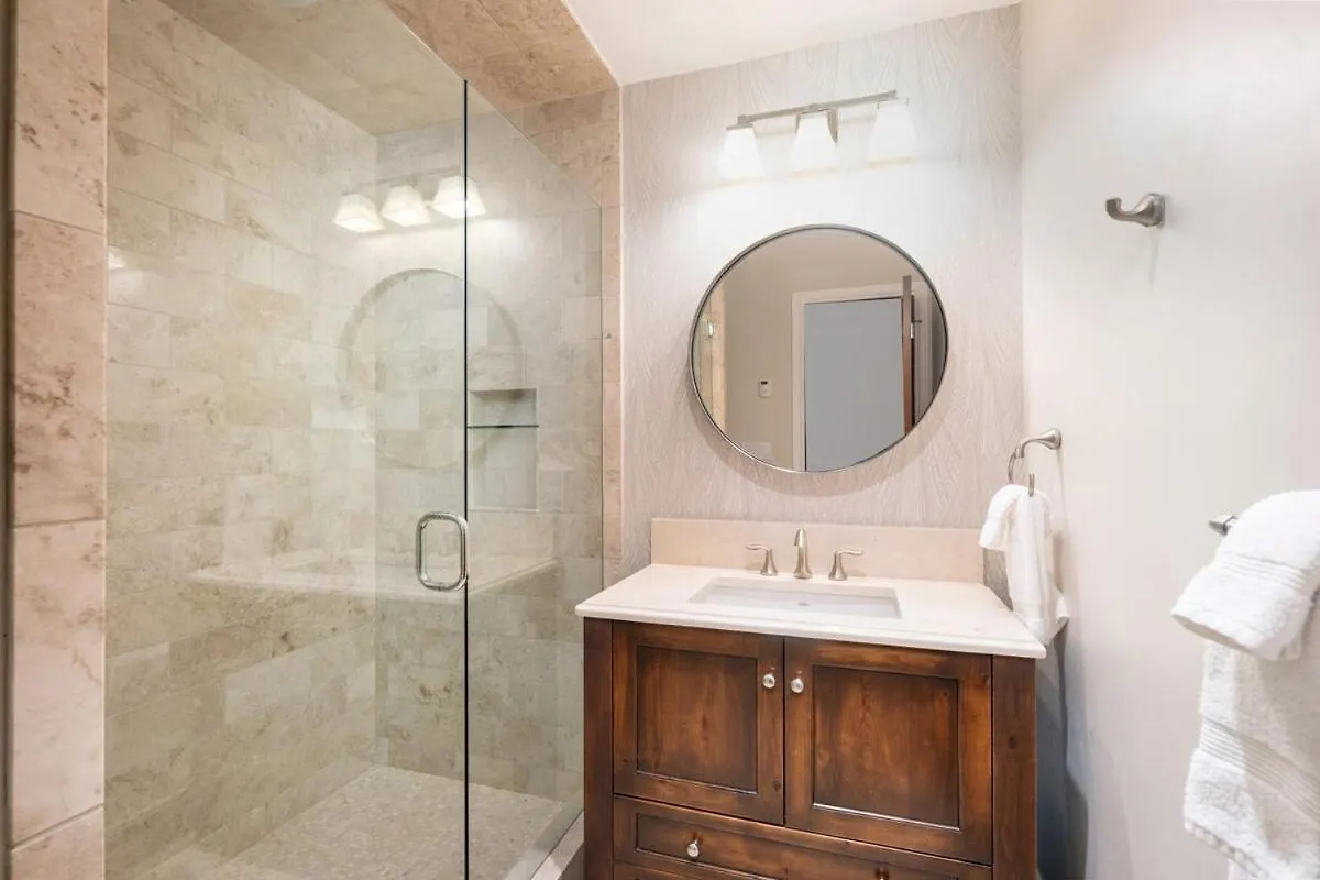 South Oak Retreat - Convenient Luxury By Gondola!