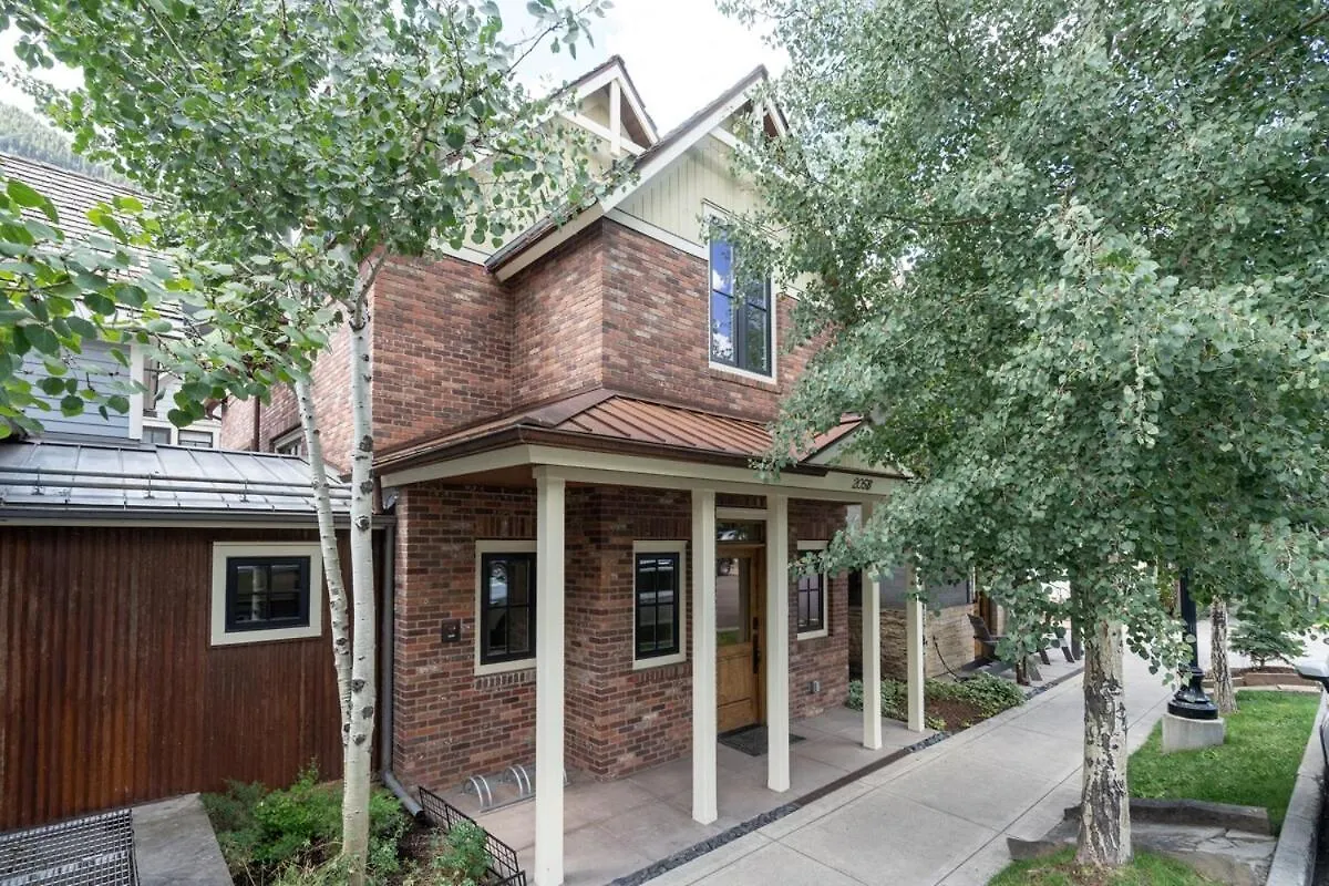 Villa South Oak Retreat - Convenient Luxury By Gondola! *