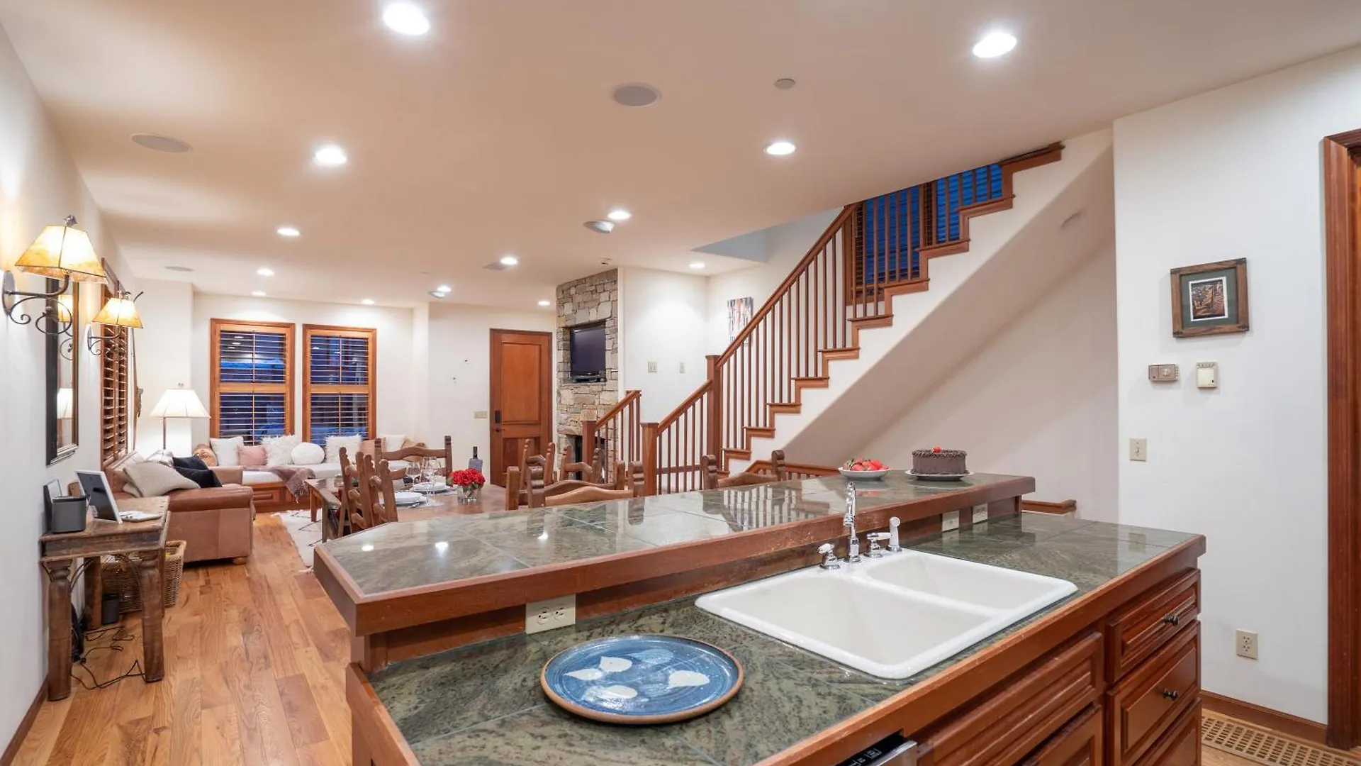 Villa South Pacific Townhouse By Exceptional *