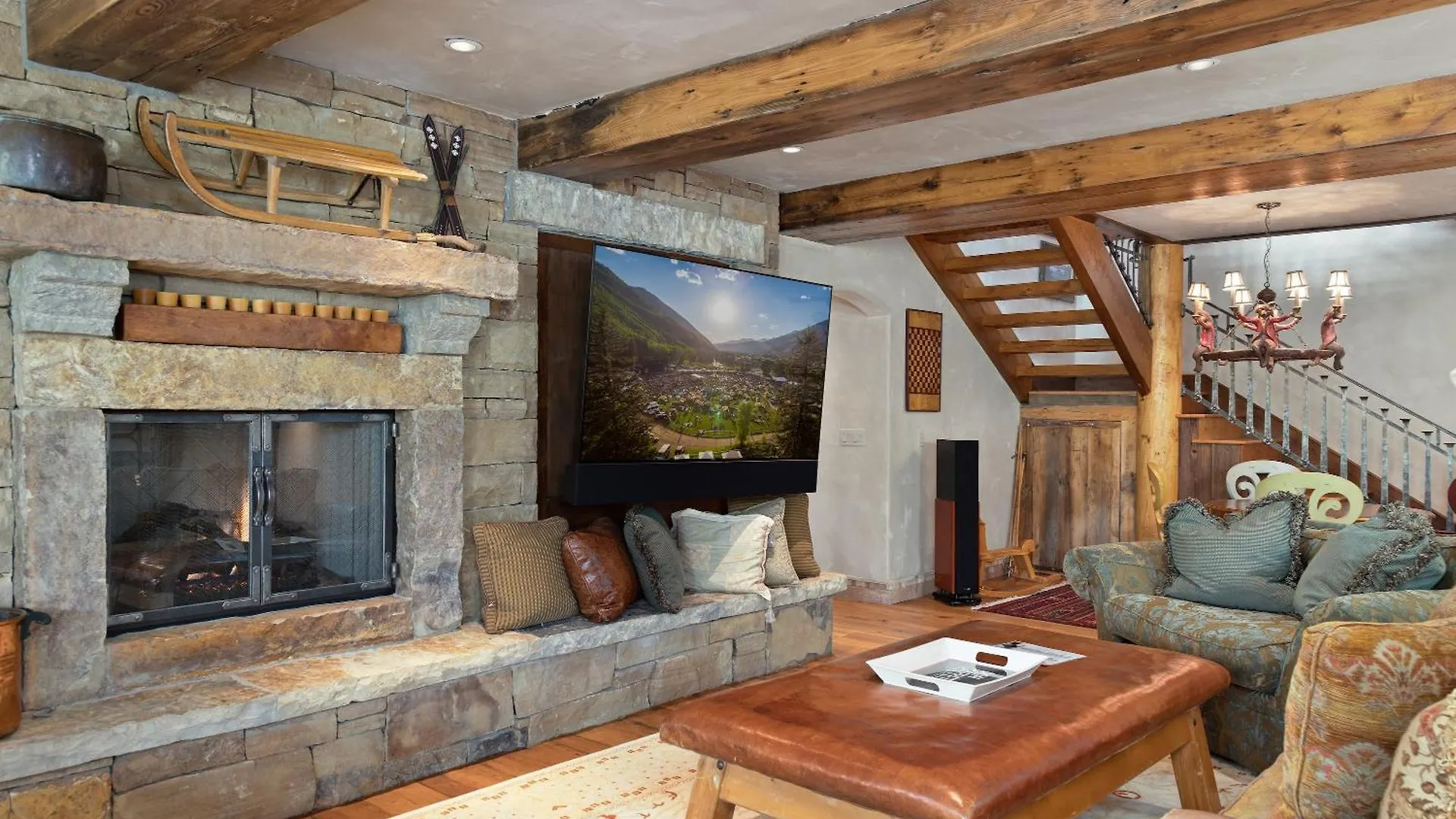 Hilltop Hideaway By Exceptional Chalet *