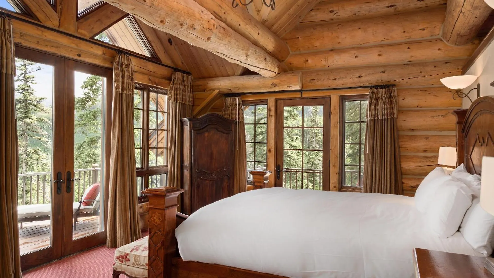 Chalet Hilltop Hideaway By Exceptional *