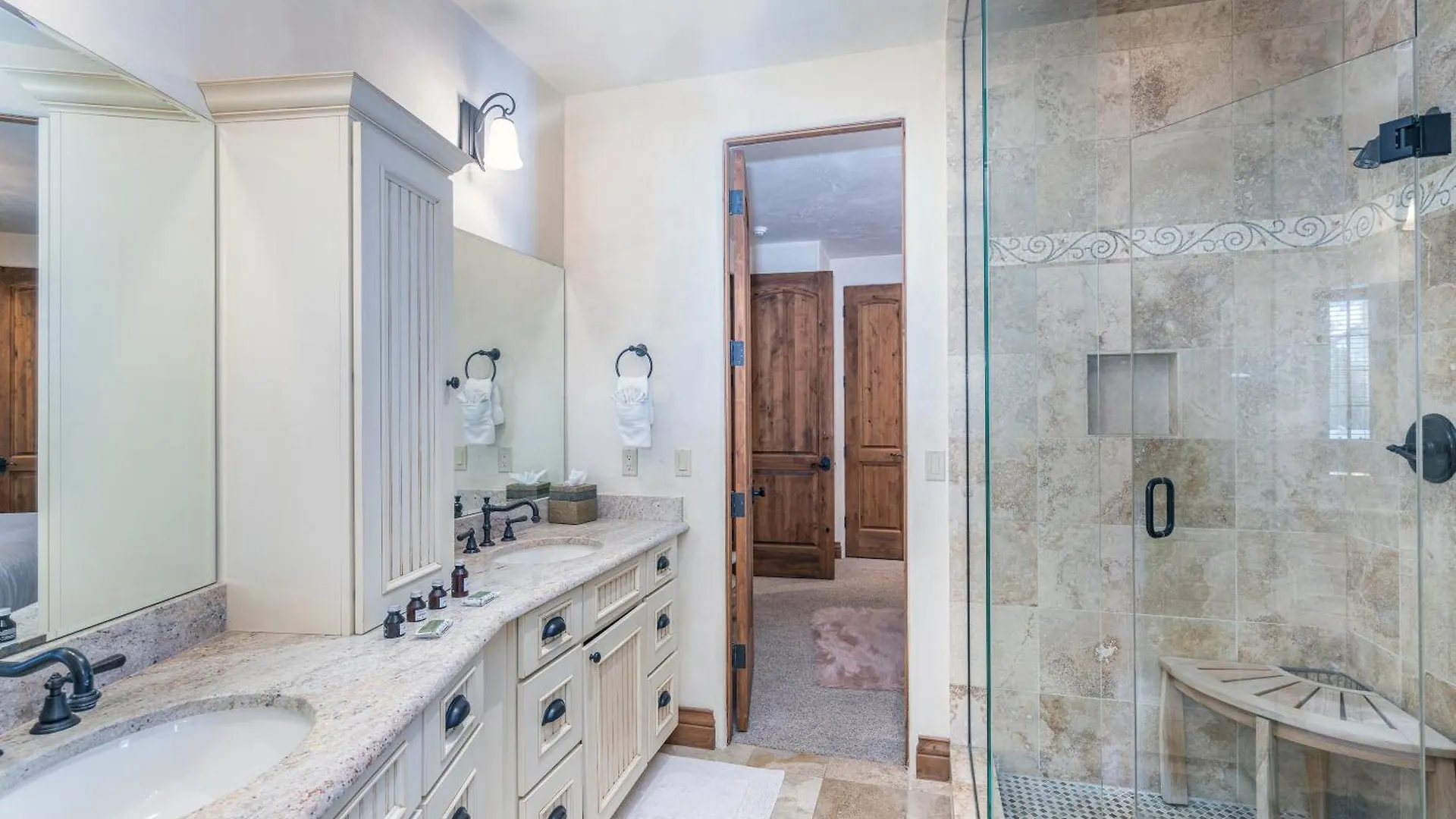 Twin Elk By Exceptional Chalet *