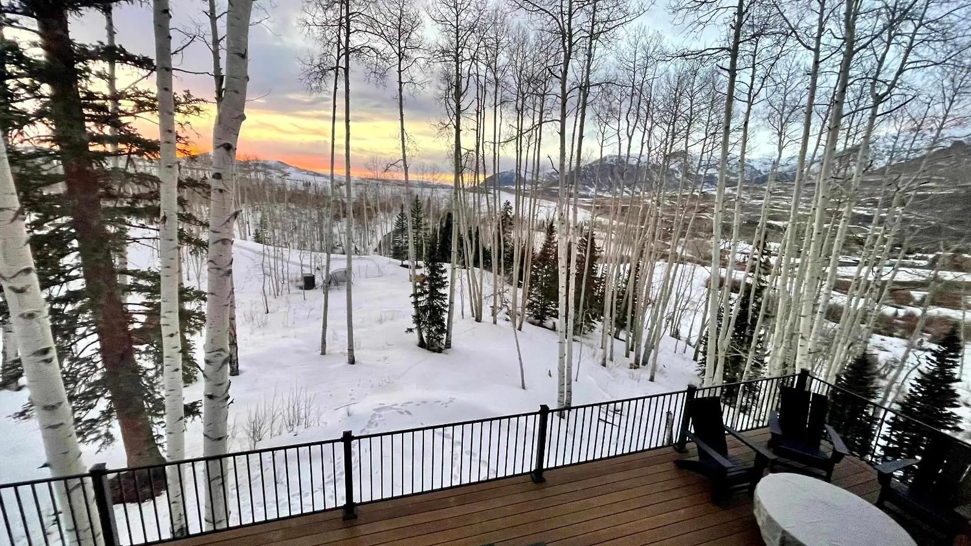 Luxury Mountain Retreat With Hot Tub And Views Holiday home