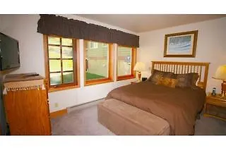 Hotel Etta Place Too By