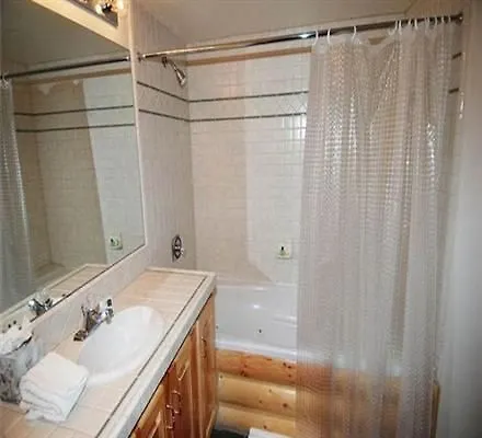 Double Diamond Apartment *