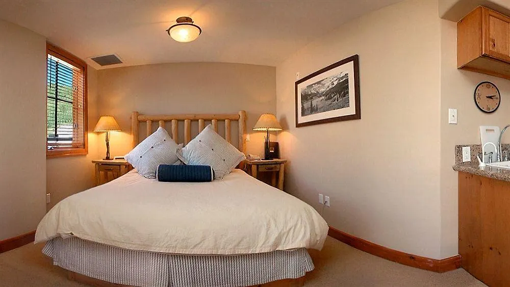 At Lost Creek 4*