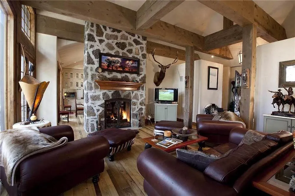 Aux Pied Des Pistes 4*