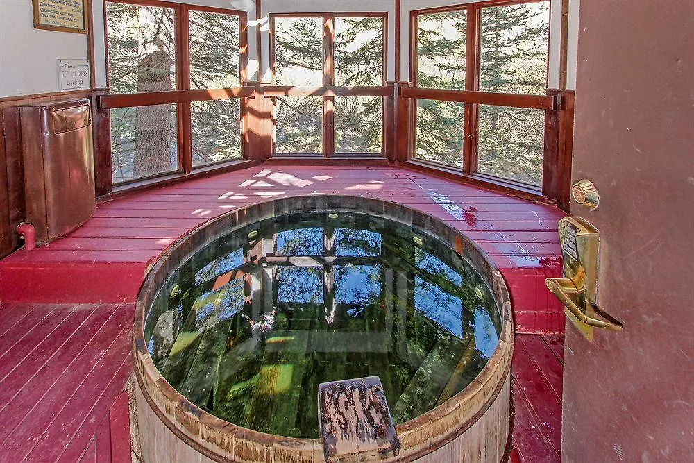 Manitou By Alpine Lodging Hotel