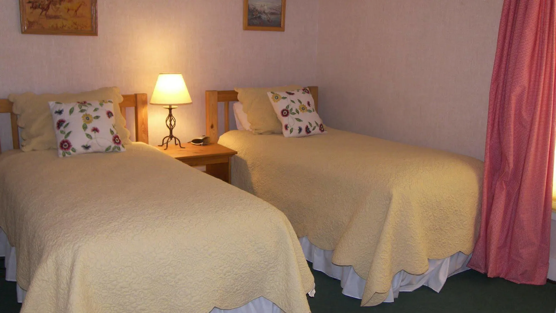 Mountainside Hotel