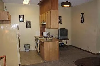 Smedleys Suites Hotel