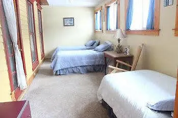 Hotel Smedleys Suites 2*