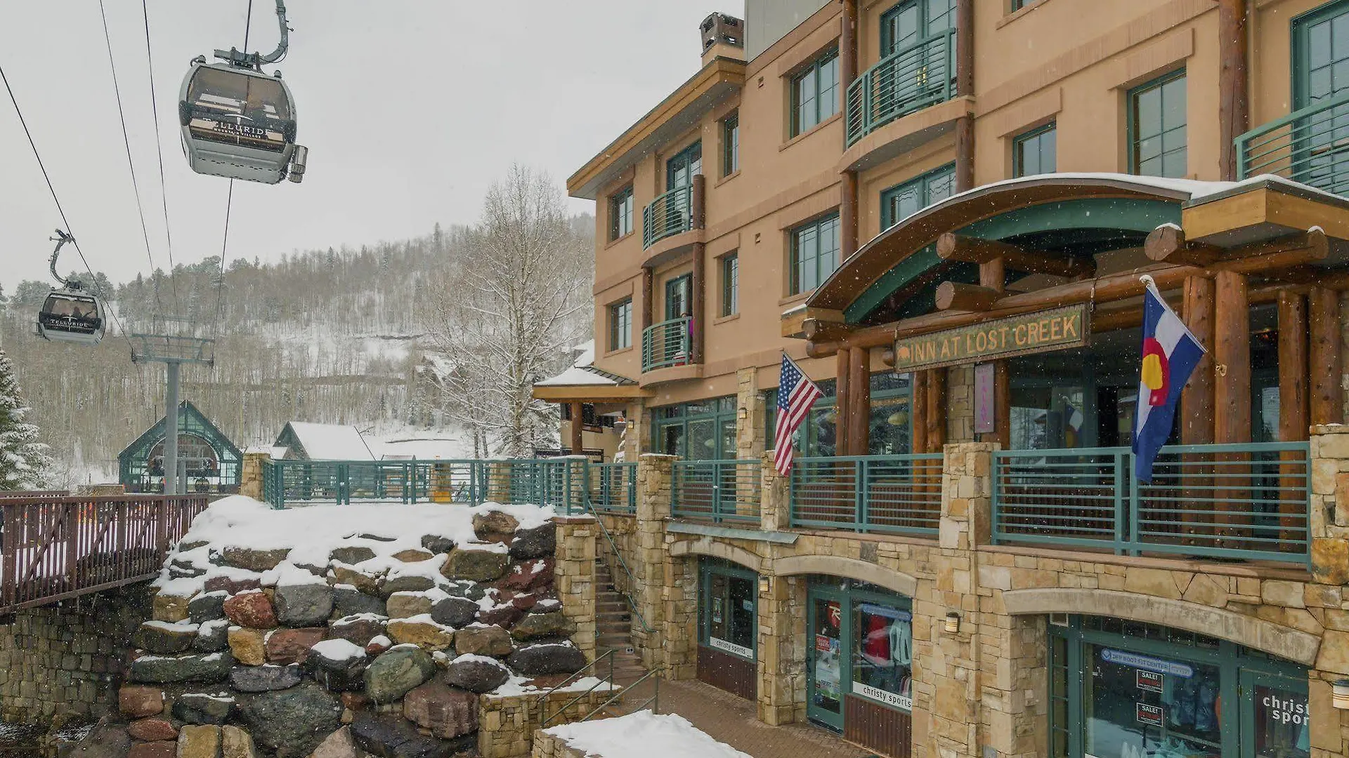 At Lost Creek Hotel 4*