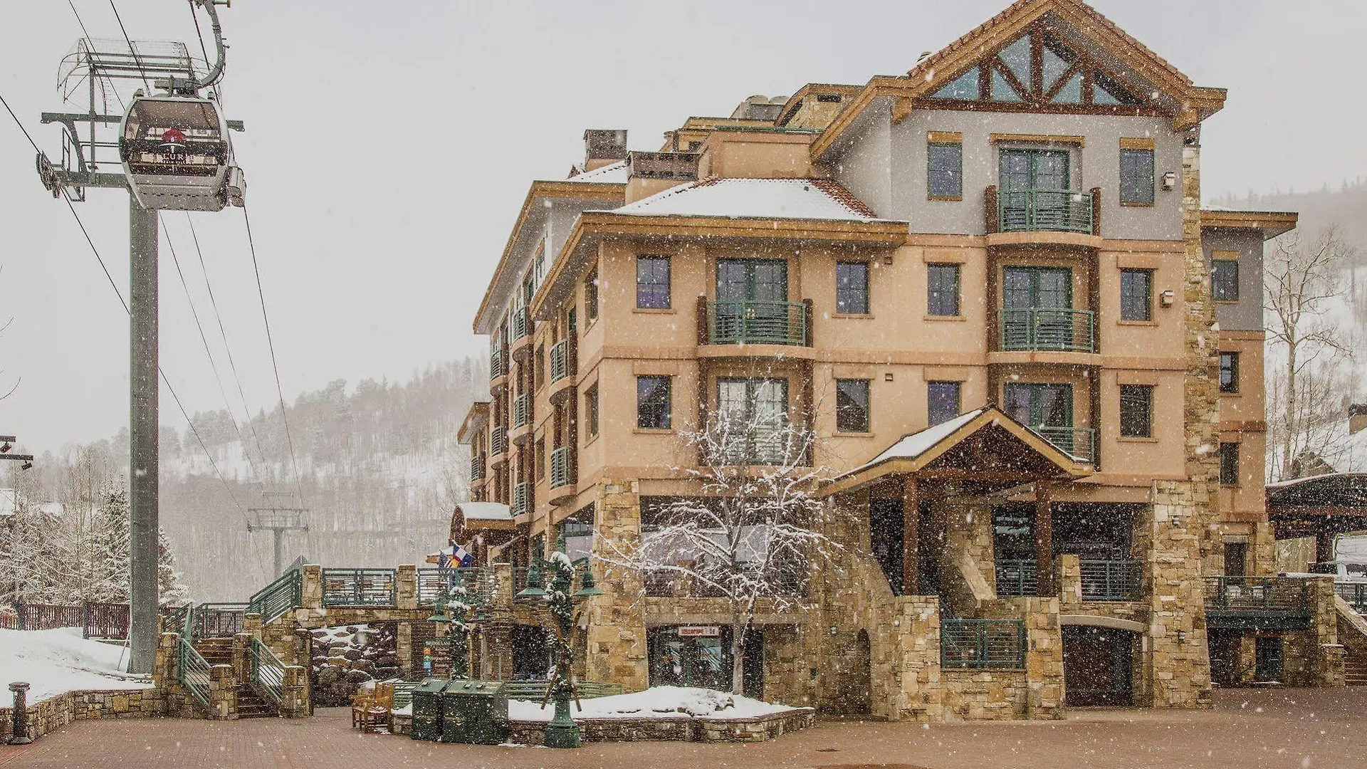 At Lost Creek Hotel 4*