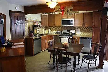 Hotel Manitou By Alpine Lodging