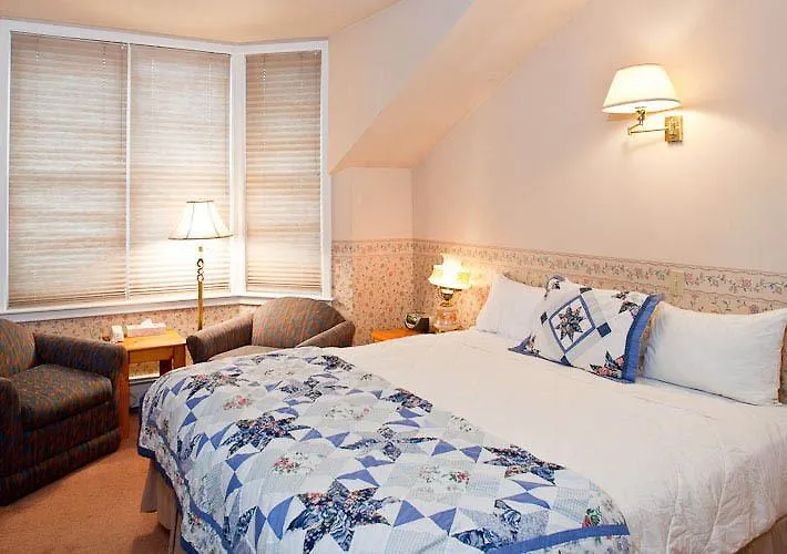 Aspen Street 3*