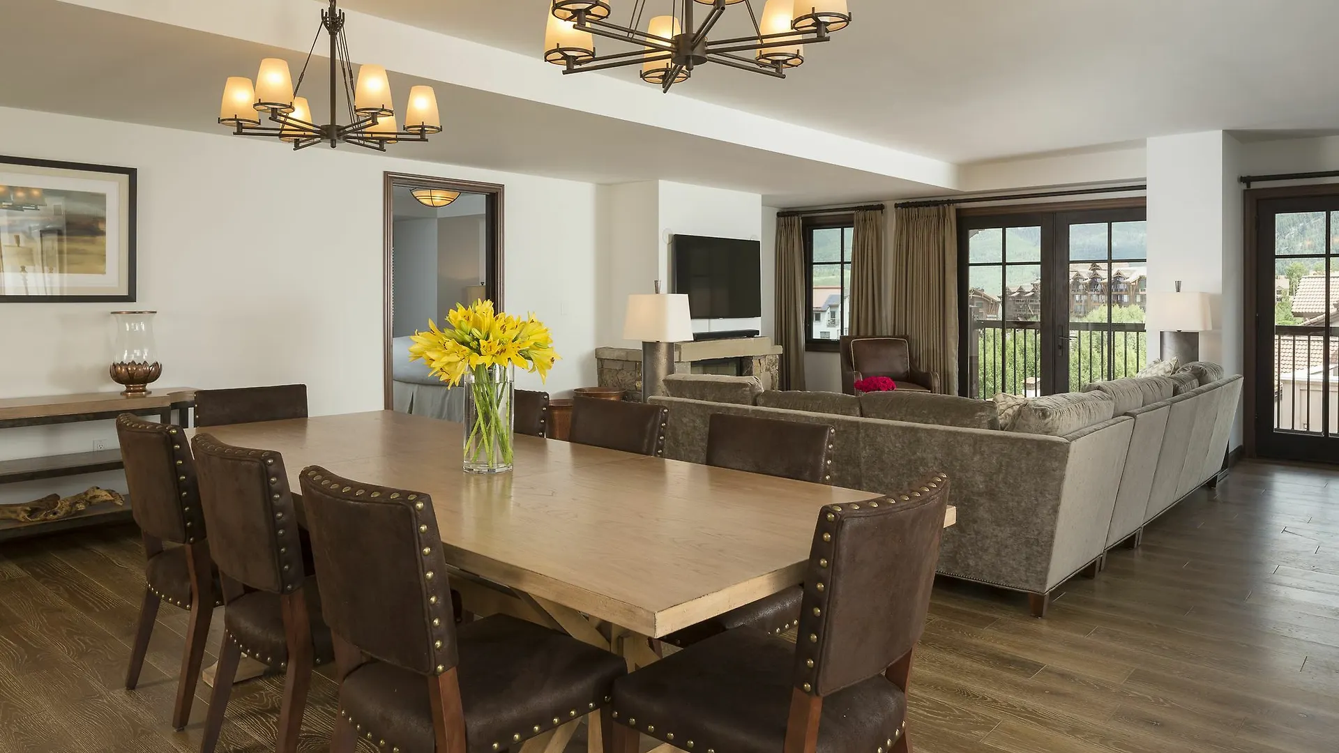 Madeline And Residences, Collection מלון