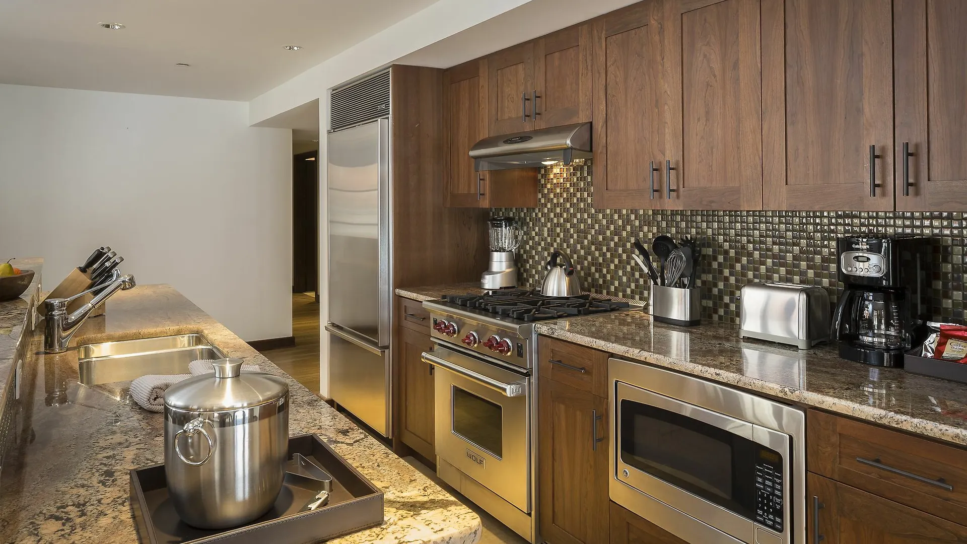 Madeline And Residences, Collection 4* טלורייד