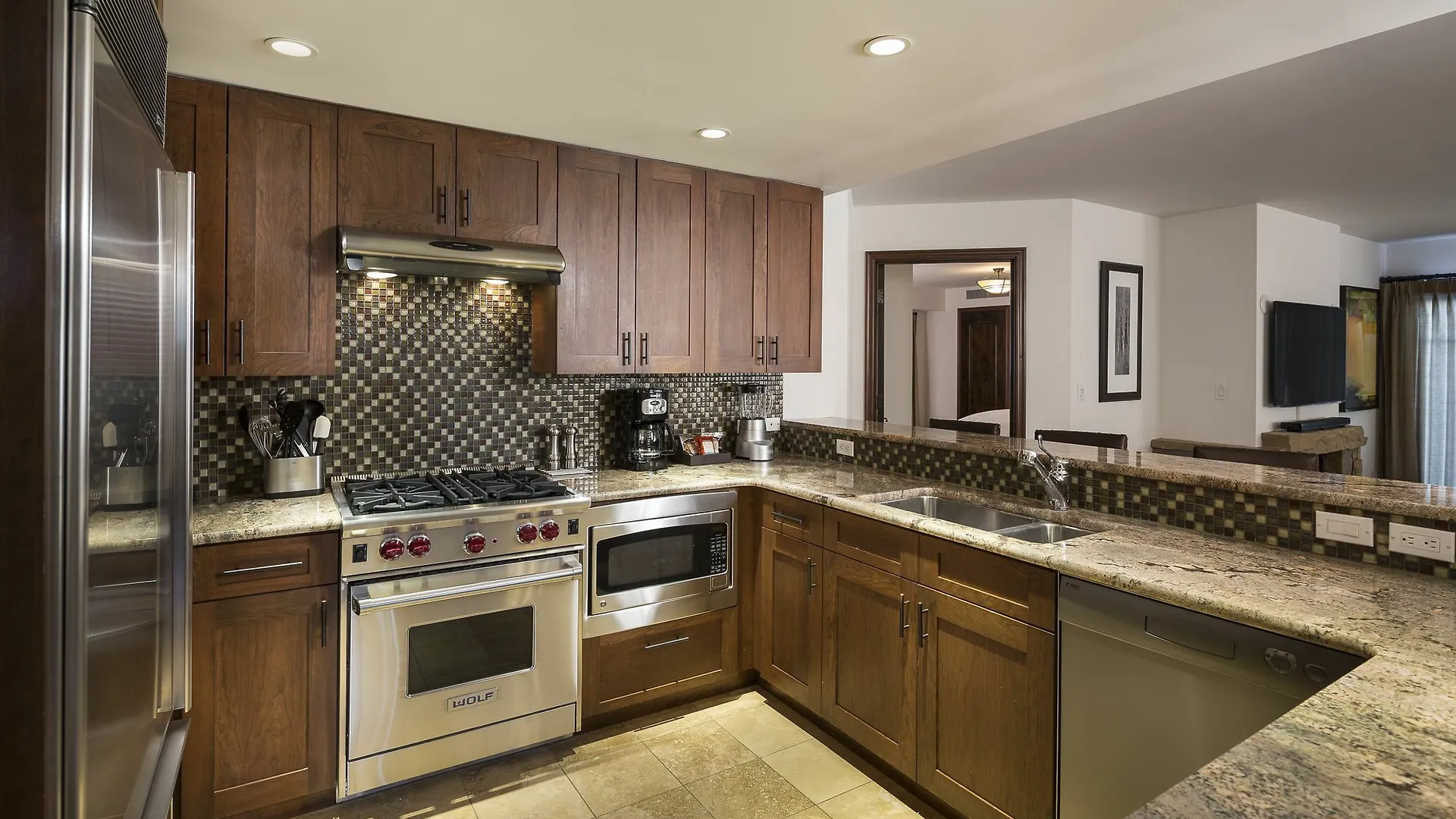 מלון Madeline And Residences, Collection 4*