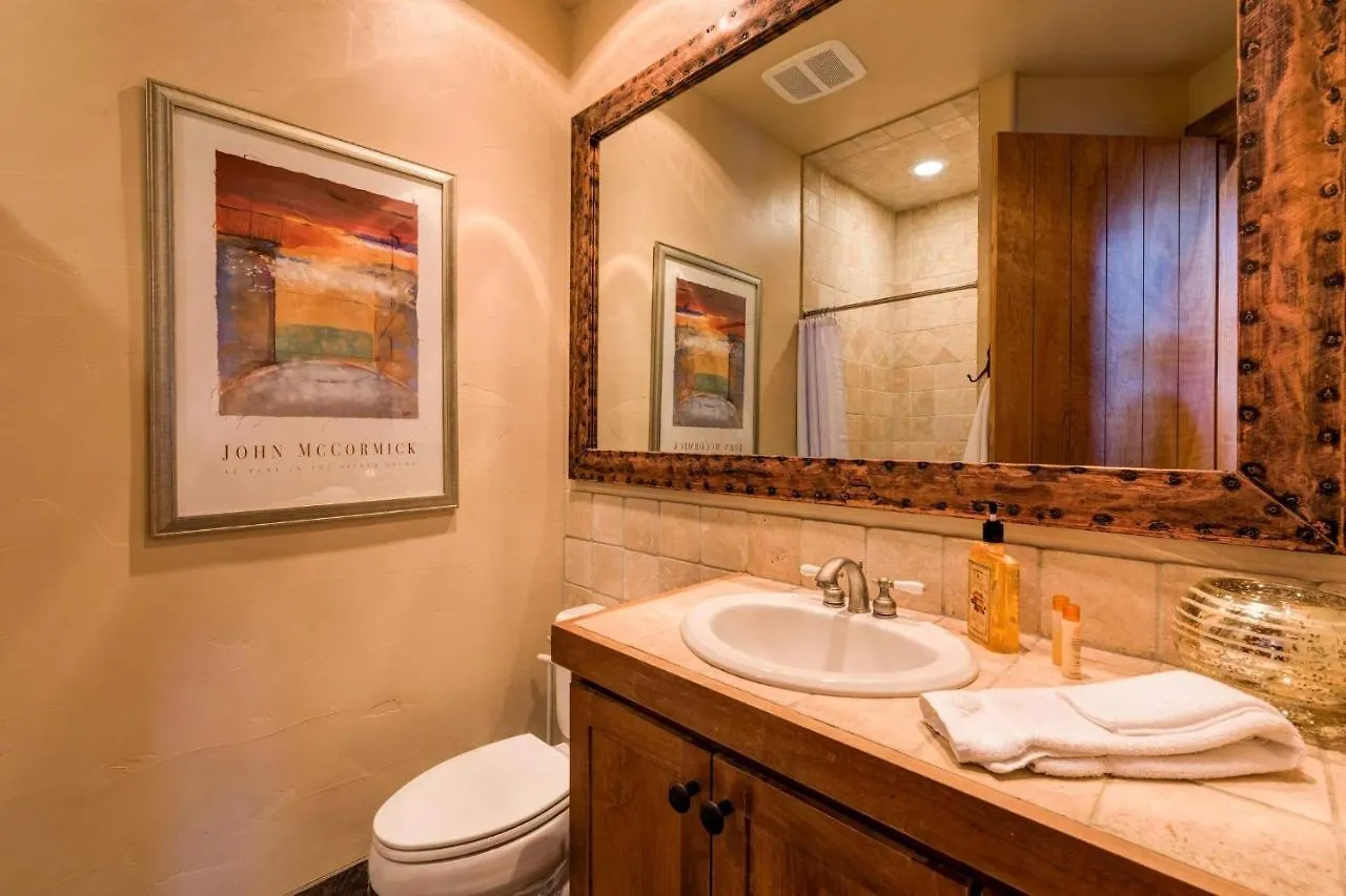 The Black Diamond At The Terraces Apartment *