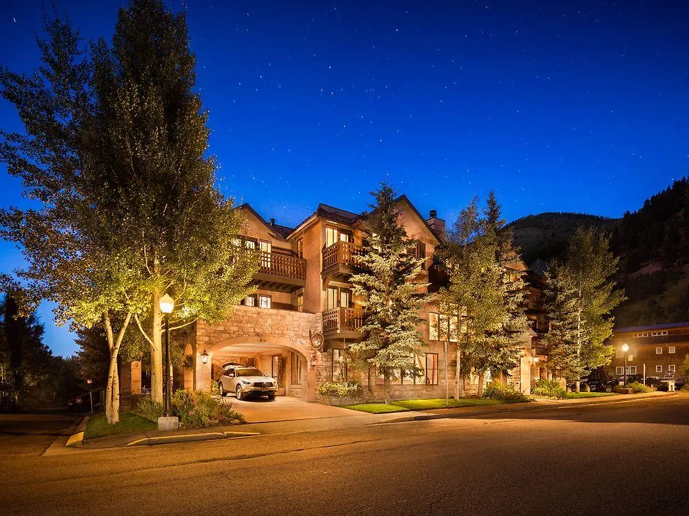 Hotel The 4*