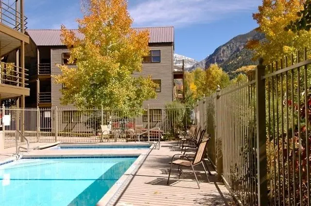 Walk To Ski, Stylish & Bright! Ground Floor, Hot Tub, Pool *