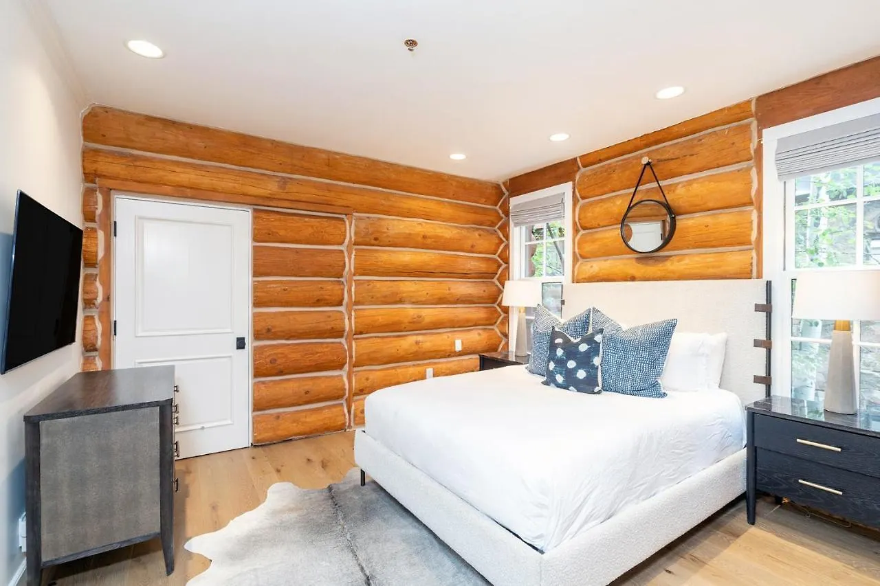 New! Chic European Style Cabin, Short Walk To Telluride