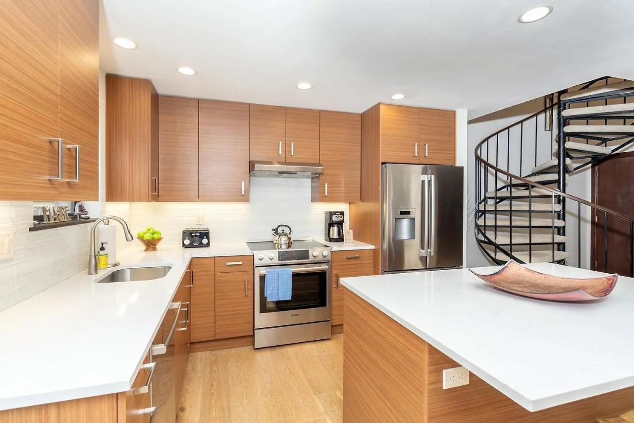 Apartment Big & Bright Hidden Gem With Garage, Hot Tub, Lux Kitchen