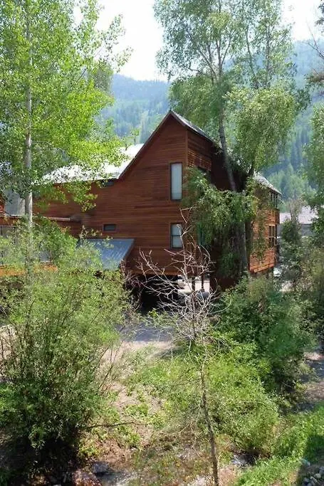 Luxury Downtown - Creekside - Walk To Chair 7! *