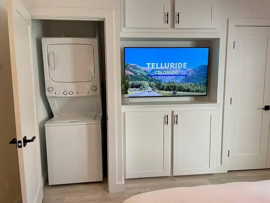 Apartment Luxury Downtown - Creekside - Walk To Chair 7!