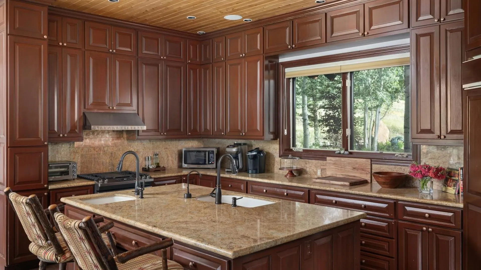 Camp - Golf Course, Views, Hot Tub, Gym! *