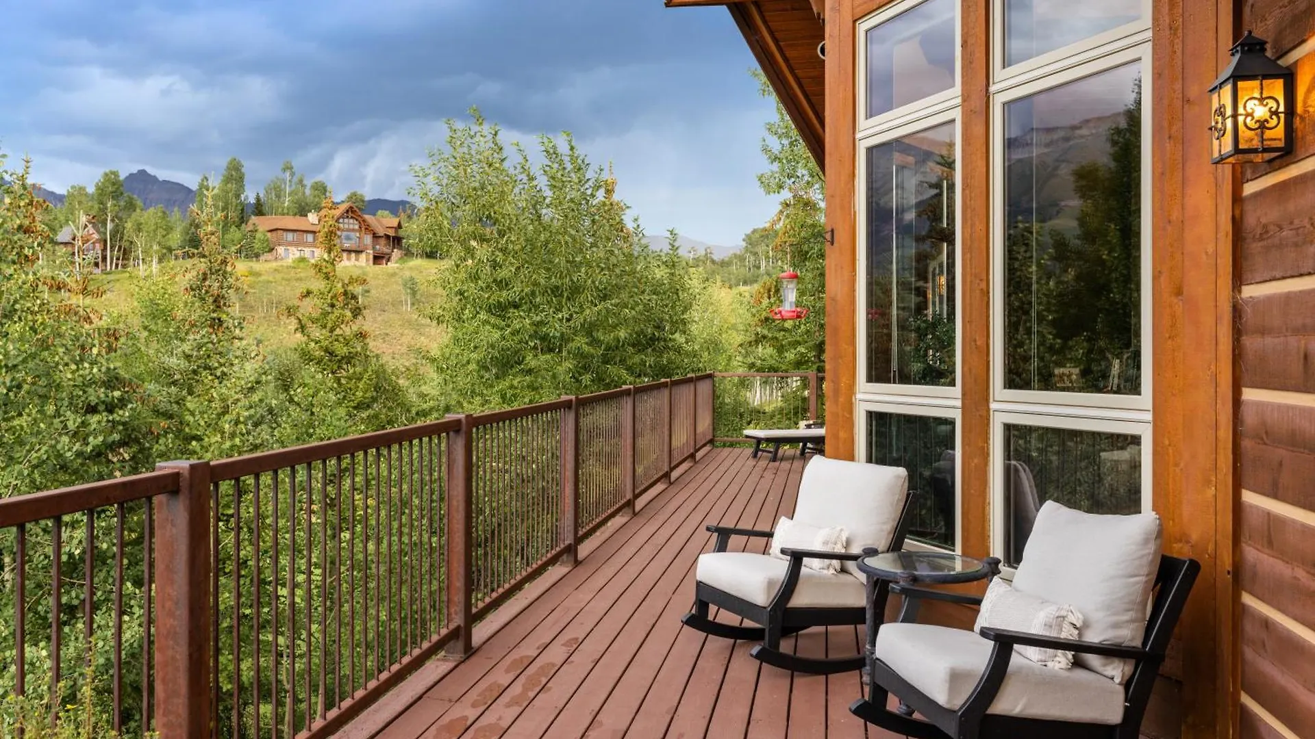 Camp - Golf Course, Views, Hot Tub, Gym! Telluride
