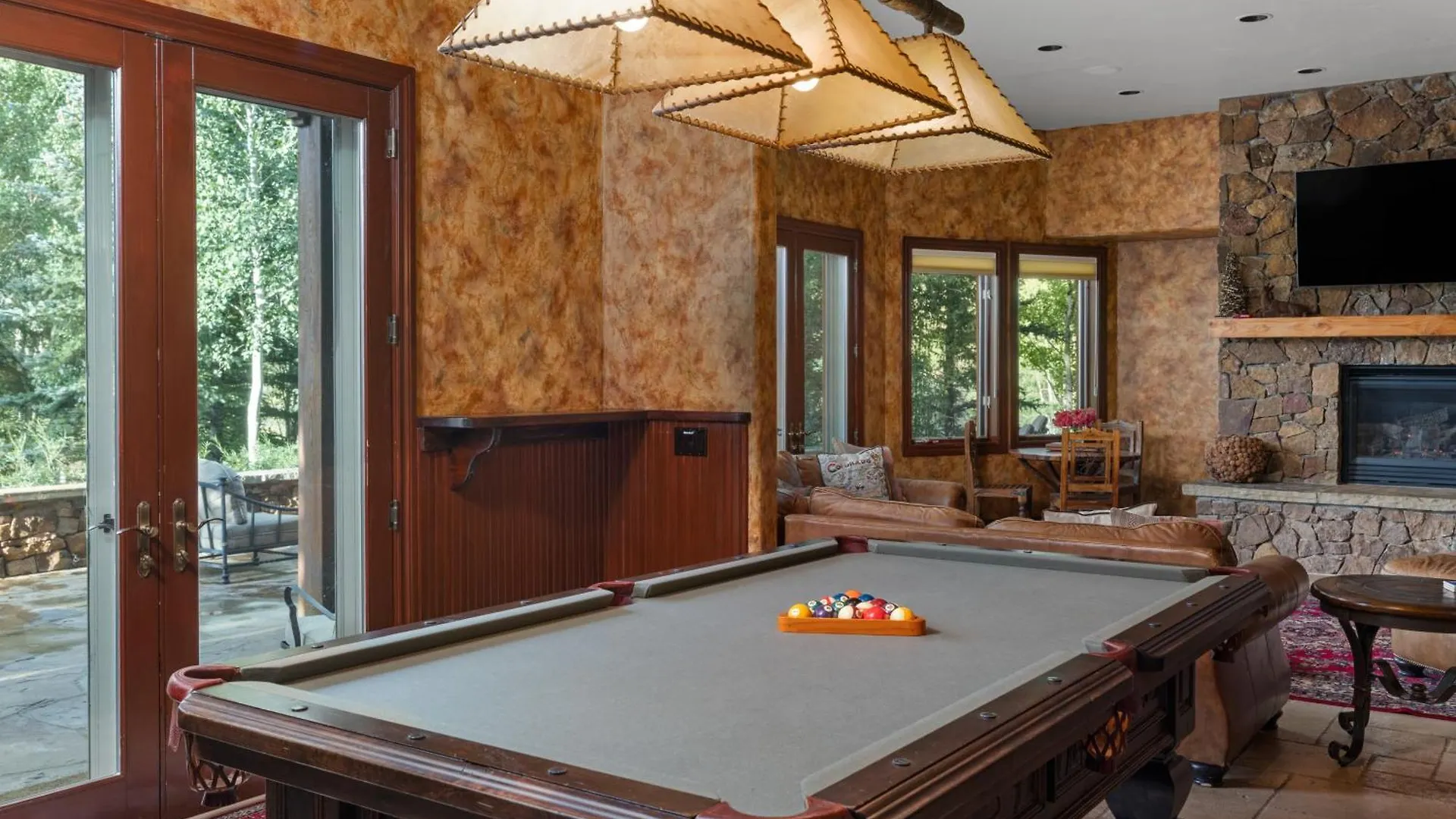 Camp - Golf Course, Views, Hot Tub, Gym! * Telluride